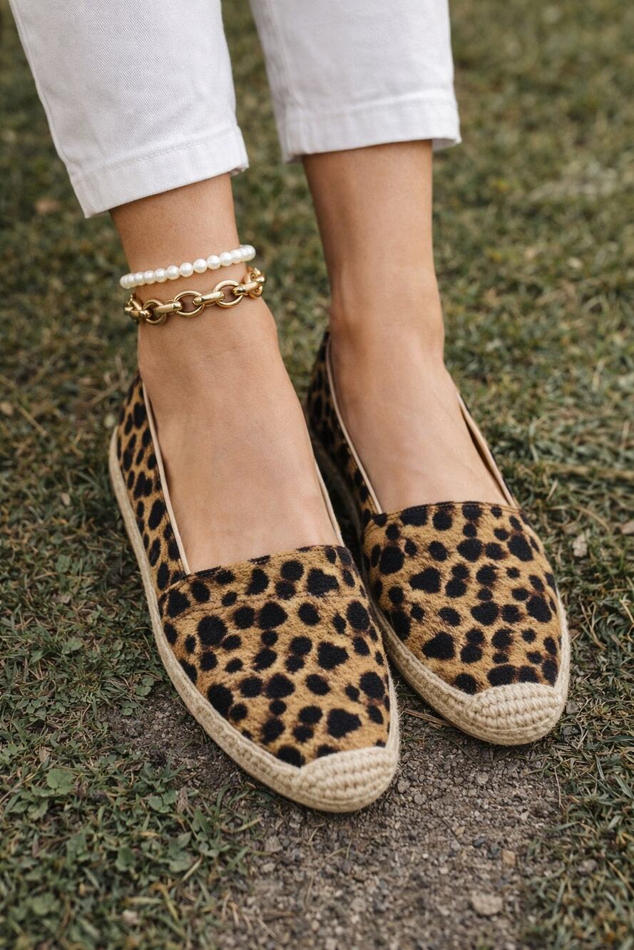 Banana Republic Women’s 7.5 Leopard Print Espadrille Flats Slip On Shoes